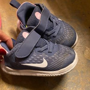 Nike toodler shoes size 7